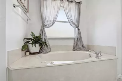 616 Parker Lane, Granbury, TX 76048 - Photo 24