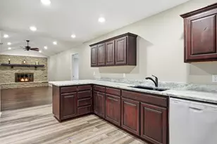 5600 Choctaw Dr, Granbury, TX 76049 - Photo 2