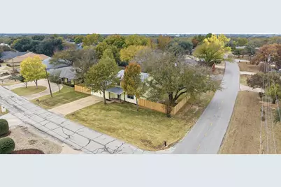 5600 Choctaw Drive, Granbury, TX 76049 - Photo 2