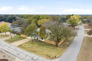 5600 Choctaw Dr, Granbury, TX 76049 - Photo 2