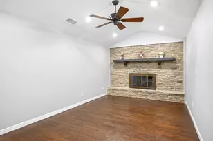 5600 Choctaw Dr, Granbury, TX 76049 - Photo 4