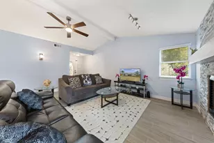 2104 Statler Dr, Carrollton, TX 75007 - Photo 6