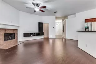 8169 Whitney Ln, Fort Worth, TX 76120 - Photo 4