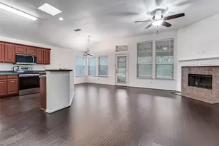 8169 Whitney Ln, Fort Worth, TX 76120 - Photo 10