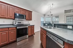 8169 Whitney Ln, Fort Worth, TX 76120 - Photo 12