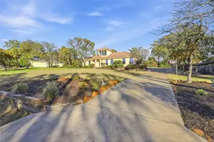 612 Shady Oaks Trail, Burleson, TX 76028 - Photo 4