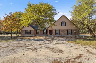 1522 Oakwood Dr, Denton, TX 76205 - Photo 2