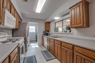 210 Wilshire Dr, Glenn Heights, TX 75154 - Photo 16