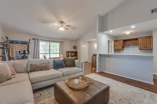 210 Wilshire Dr, Glenn Heights, TX 75154 - Photo 8