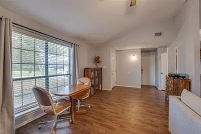 210 Wilshire Drive, Glenn Heights, TX 75154 - Photo 10