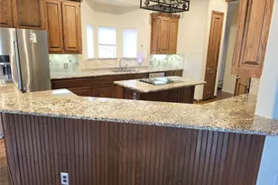 1016 Cove Meadow Ct, Grand Prairie, TX 75104 - Photo 8