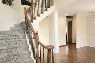 1016 Cove Meadow Ct, Grand Prairie, TX 75104 - Photo 2