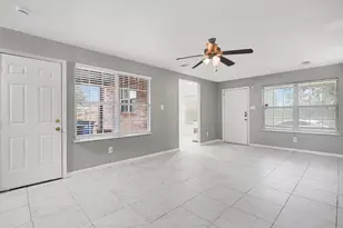 1417 Hamburg St, Dallas, TX 75215 - Photo 4