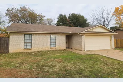 628 Edwards Drive, Saginaw, TX 76179 - Photo 2
