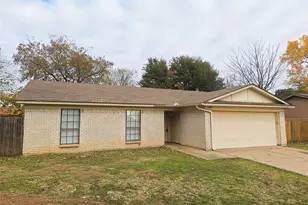 628 Edwards Dr, Saginaw, TX 76179 - Photo 2