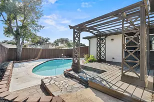 2008 E Peters Colony Rd, Carrollton, TX 75007 - Photo 22