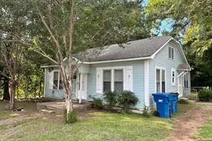 305 E Bradford St, Troup, TX 75789 - Photo 2