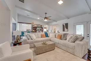 701 Carroll Dr, Garland, TX 75041 - Photo 10