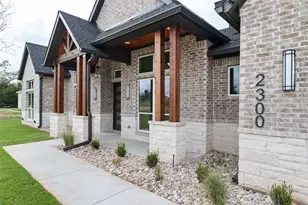 2300 Candlestick Dr, Granbury, TX 76049 - Photo 4