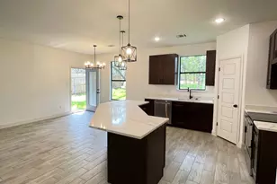 2512 San Gabriel Dr, Granbury, TX 76048 - Photo 4