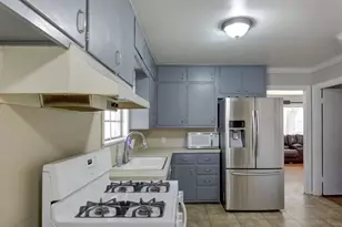 2324 N 50th St, Waco, TX 76710 - Photo 10