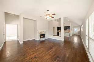 1205 Sundrop Dr, Mansfield, TX 76063 - Photo 2