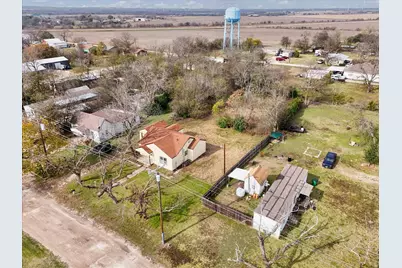 711 E Cowan Avenue, Mart, TX 76664 - Photo 4