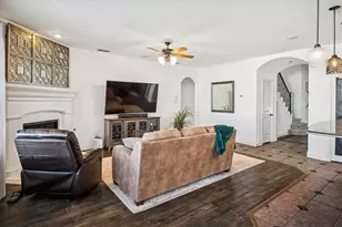 1131 Charleston Ln, Savannah, TX 76227 - Photo 6