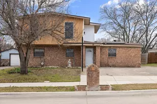 4628 Burton Ave, Fort Worth, TX 76105 - Photo 2