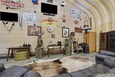 623 Parker Lane, Granbury, TX 76048 - Photo 6