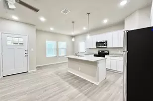 3501 E Renfro St, Burleson, TX 76028 - Photo 10