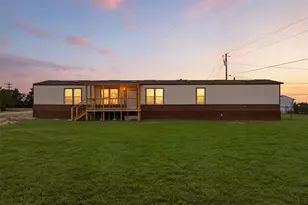 3210 Robinhood Dr, Granbury, TX 76048 - Photo 2