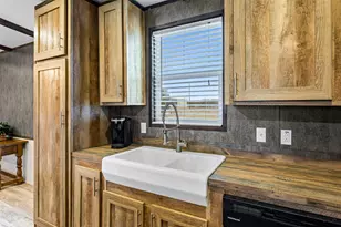 3210 Robinhood Dr, Granbury, TX 76048 - Photo 22