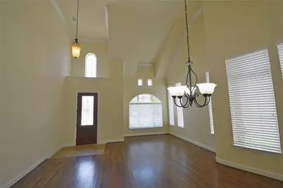 1031 River Rock Way, Carrollton, TX 75010 - Photo 2