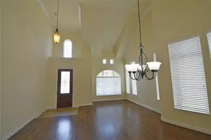 1031 River Rock Way, Carrollton, TX 75010 - Photo 2
