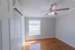 121 Windy Creek Ct, Springtown, TX 76082 - Photo 8