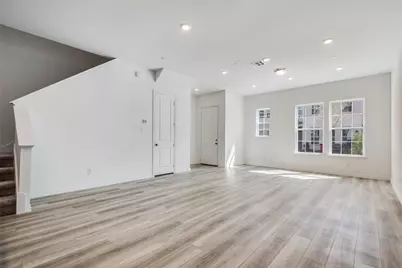 9915 Schramm Street, Irving, TX 75063 - Photo 2