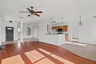 1309 W Chippewa Trail, Granbury, TX 76048 - Photo 10