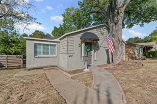 2117 W Lotus Ave, Fort Worth, TX 76111 - Photo 2