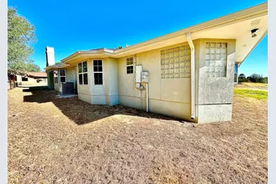 1069 Vista Hermosa Drive, Eagle Pass, TX 78852 - Photo 4