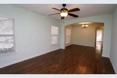 228 E Boyd Avenue, Bonham, TX 75418 - Photo 2