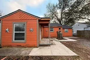 228 E Boyd Ave, Bonham, TX 75418 - Photo 1