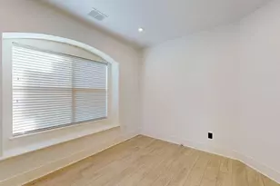 8709 Thompson Dr, Lantana, TX 76226 - Photo 16