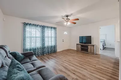 304 W 4th Terrace, Springtown, TX 76082 - Photo 6