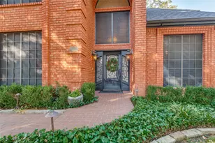 2400 Wild Rose Ct, Arlington, TX 76006 - Photo 2