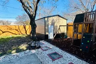 527 Aspen St, Lancaster, TX 75134 - Photo 18