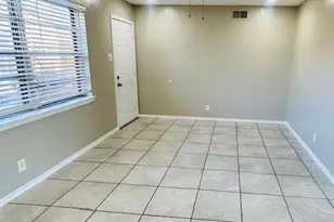 527 Aspen St, Lancaster, TX 75134 - Photo 6