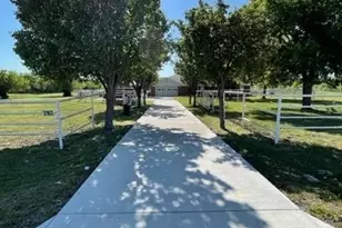 2107 Countryside Dr, Denton, TX 76208 - Photo 2