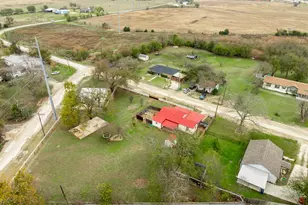 603 Eagle Dr, Eddy, TX 76524 - Photo 24