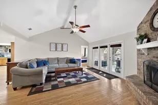 932 Freestone Dr, Arlington, TX 76017 - Photo 10